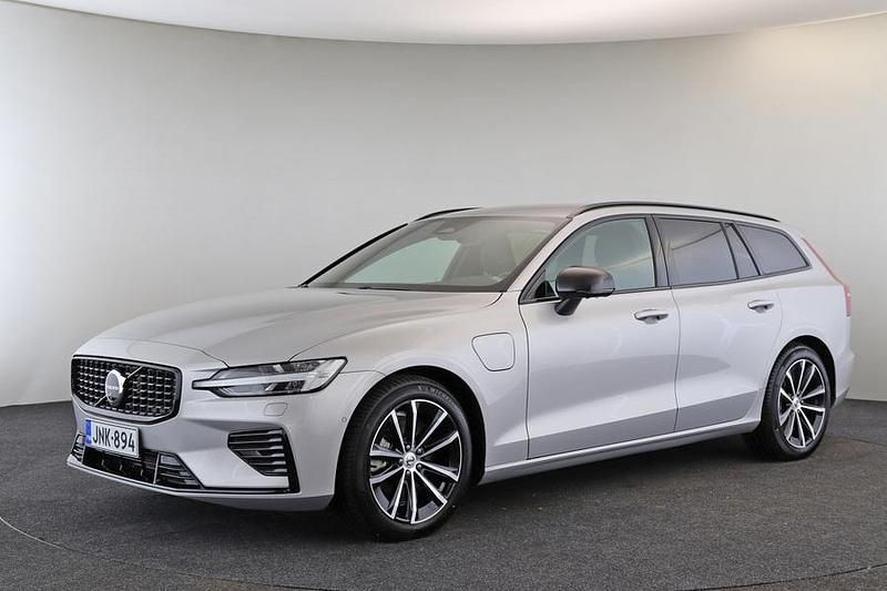 Hopea Käytetty 2025 Volvo V60 Performance Farmari | 51 900 € - Kuva 1/4