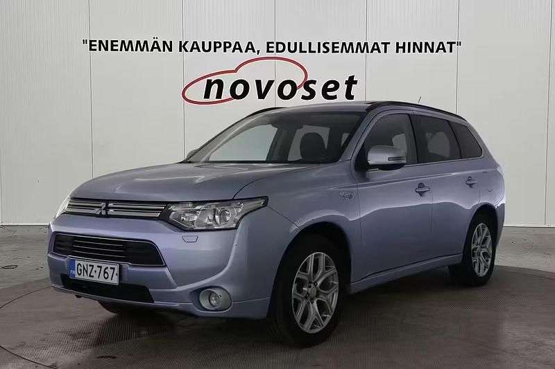 Käytetty Mitsubishi Outlander P-HEV Instyle 121 HP (88 kW) 2013 Sininen Farmari