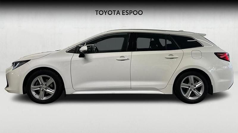 Käytetty Toyota Corolla Edition 122 HP (89 kW) 2022 Valkoinen Farmari
