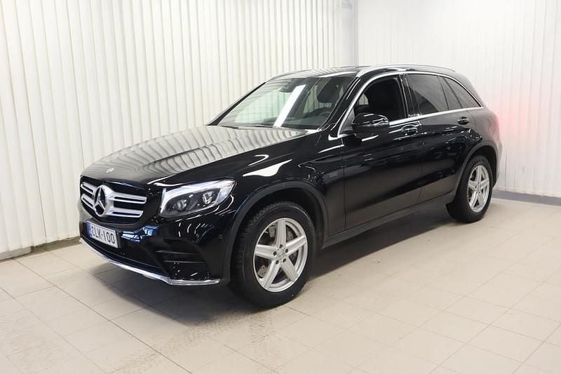 Käytetty Mercedes GLC350 Business 211 HP (155 kW) 2018 Musta Katumaasturi