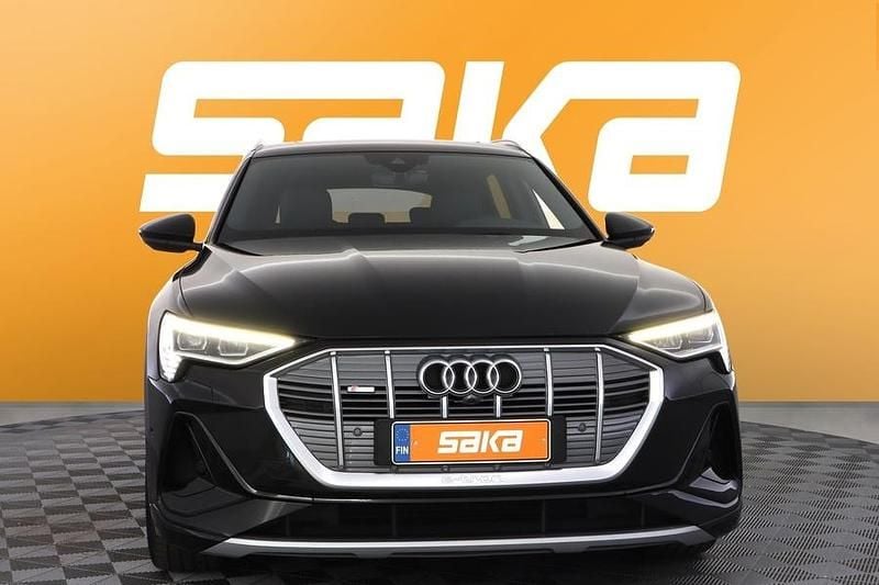 Käytetty Audi e-tron S-Line 300 kW (408 HP) 2020 Katumaasturi