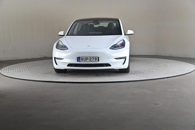 Käytetty Tesla Model 3 Long Range AWD 258 kW (351 HP) 2021 Sedan