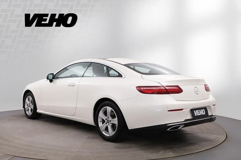 Käytetty Mercedes E220 194 HP (142 kW) 2017 Valkoinen Coupe - kaksiovinen