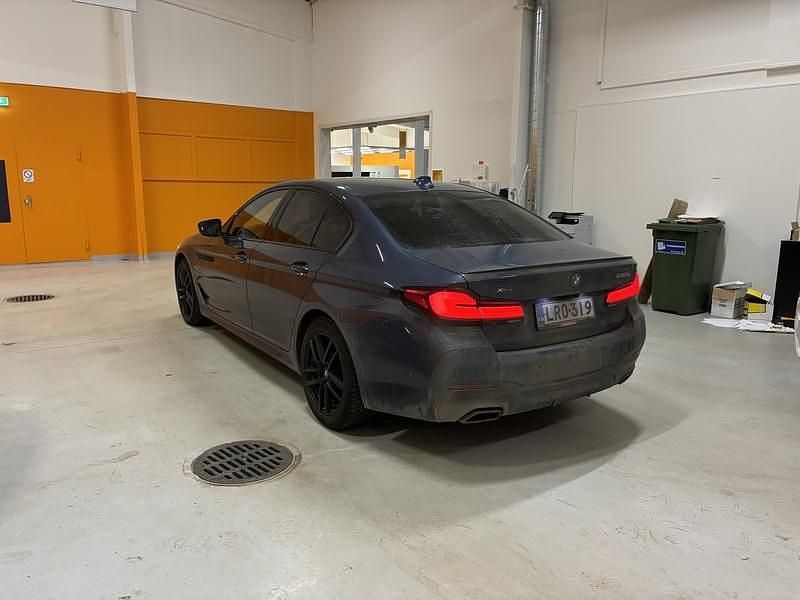 Käytetty BMW 530e Shadowline 292 HP (214 kW) 2023 Sedan