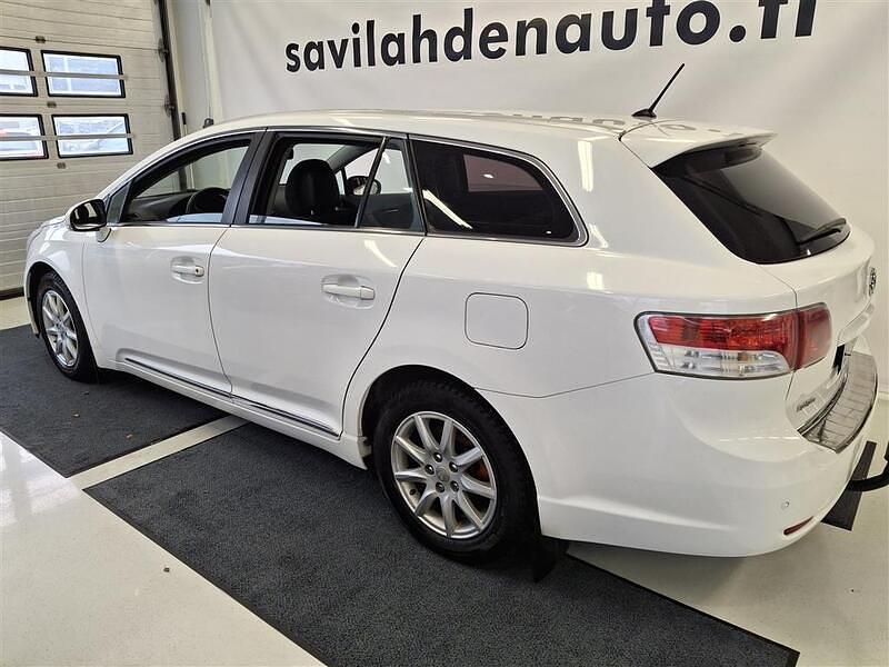 Käytetty Toyota Avensis Edition 132 HP (97 kW) 2011 Valkoinen Farmari