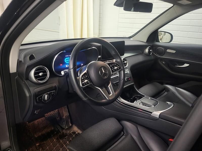 Käytetty Mercedes GLC300e Business 211 HP (155 kW) 2021 Katumaasturi
