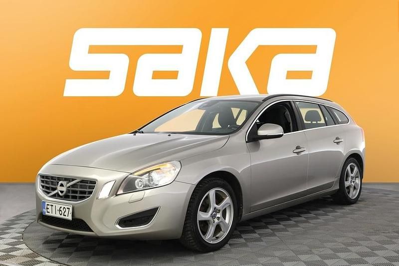 Käytetty Volvo V60 Momentum 114 HP (83 kW) 2011 Farmari