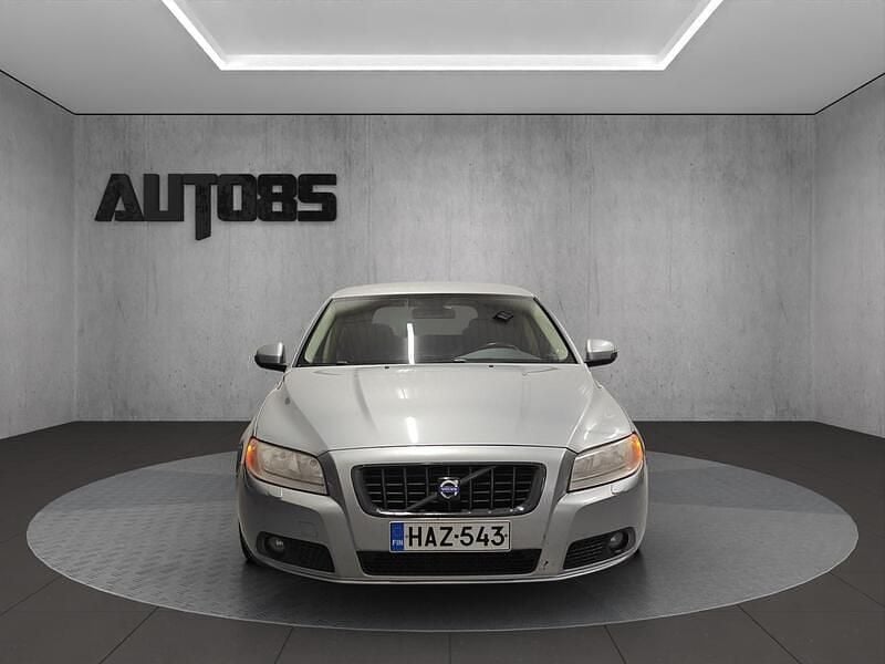 Käytetty Volvo V70 Kinetic 163 HP (119 kW) 2008 Farmari
