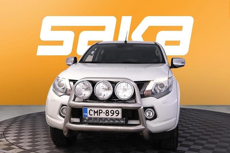 Käytetty Mitsubishi L200 Instyle 181 HP (133 kW) 2017 Nouto