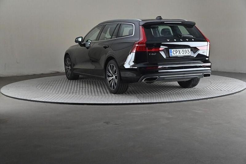 Käytetty Volvo V60 Business Edition 197 HP (144 kW) 2021 Farmari