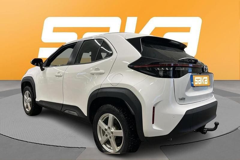 Käytetty Toyota Yaris Cross Business Edition 116 HP (85 kW) 2022 Katumaasturi