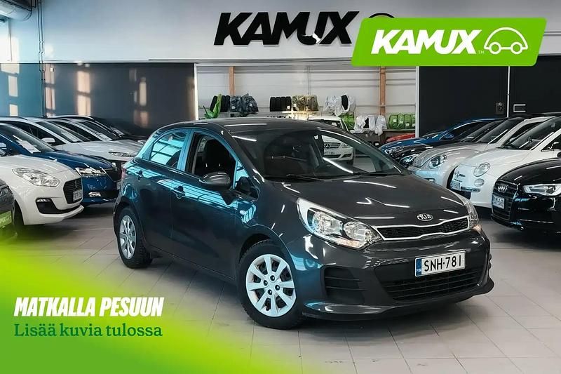 Käytetty Kia Rio LX 83 HP (61 kW) 2015 Hopea / harmaa Sedan