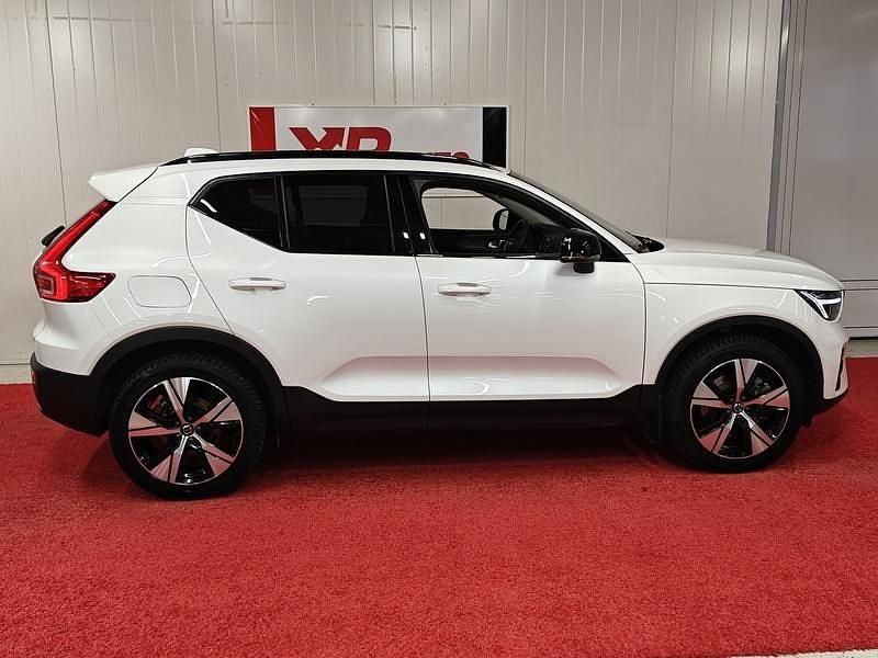 Käytetty Volvo XC40 Plus 211 HP (155 kW) 2023 Katumaasturi