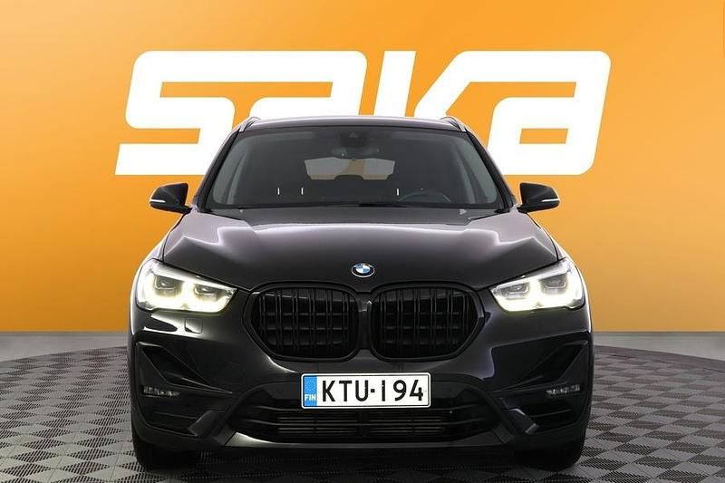 Käytetty BMW X1 Sport Line 220 HP (161 kW) 2021 Katumaasturi