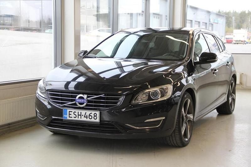 Musta Käytetty 2013 Volvo V60 Farmari | 11 990 € (Hyvä tarjous) - Kuva 1/4