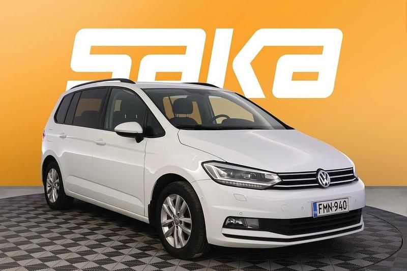 Käytetty VW Touran Comfortline 116 HP (85 kW) 2017 Tila-auto