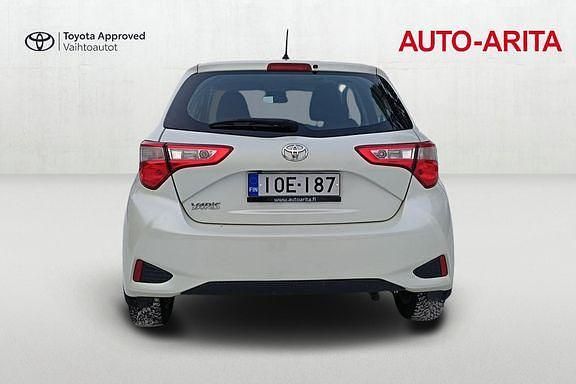 Käytetty Toyota Yaris Active 110 HP (80 kW) 2018 Valkoinen Viistoperä