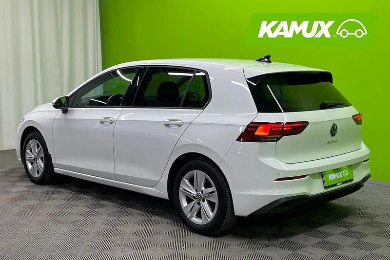 Käytetty VW Golf 110 HP (80 kW) 2021 Valkoinen Sedan
