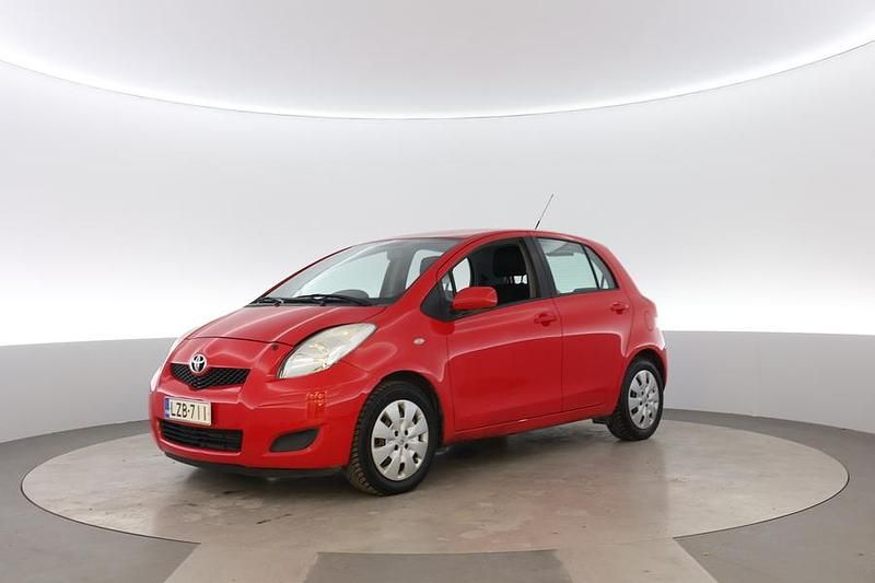 Käytetty Toyota Yaris Sol 101 HP (74 kW) 2010 Viistoperä