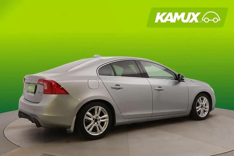 Käytetty Volvo S60 Business Edition 215 HP (158 kW) 2014 Hopea / harmaa Sedan