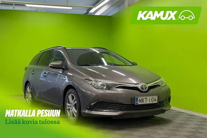 Käytetty Toyota Auris Touring Sports Edition 99 HP (72 kW) 2017 Hopea / harmaa Farmari