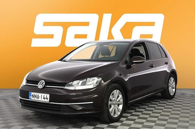 Käytetty VW Golf VII Comfortline 110 HP (80 kW) 2018 Viistoperä