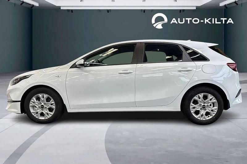 Uusi Kia Ceed Comfort 2025 Valkoinen Viistoperä
