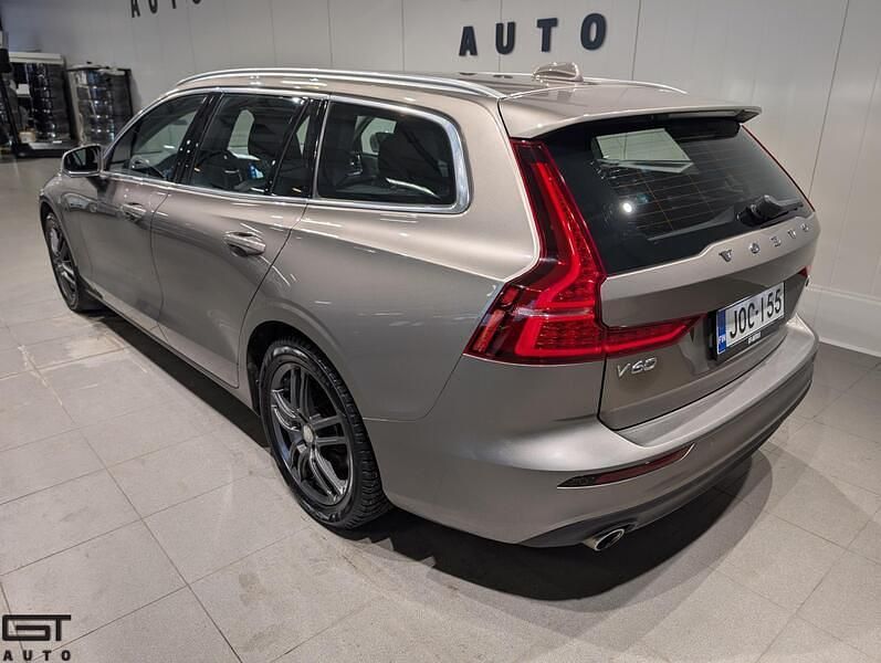Käytetty Volvo V60 Business Edition 190 HP (139 kW) 2020 Farmari