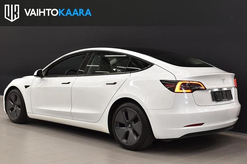 Käytetty Tesla Model 3 Standard Range Plus 239 kW (325 HP) 2021 Sedan