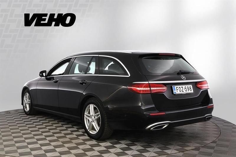 Käytetty Mercedes E220 Avantgarde 194 HP (142 kW) 2021 Musta Farmari