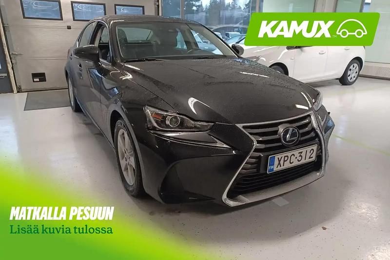 Musta Käytetty 2020 Lexus IS300h Executive Line Sedan | 33 900 € - Kuva 1/3