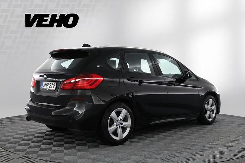 Käytetty BMW 225 Active Tourer M Sport 224 HP (164 kW) 2017 Musta Tila-auto