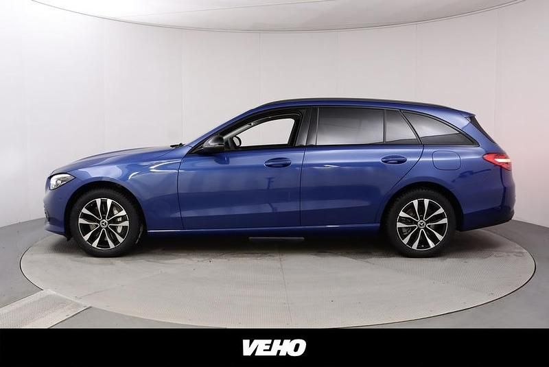 Käytetty Mercedes C300e Business 204 HP (150 kW) 2024 Sininen Farmari