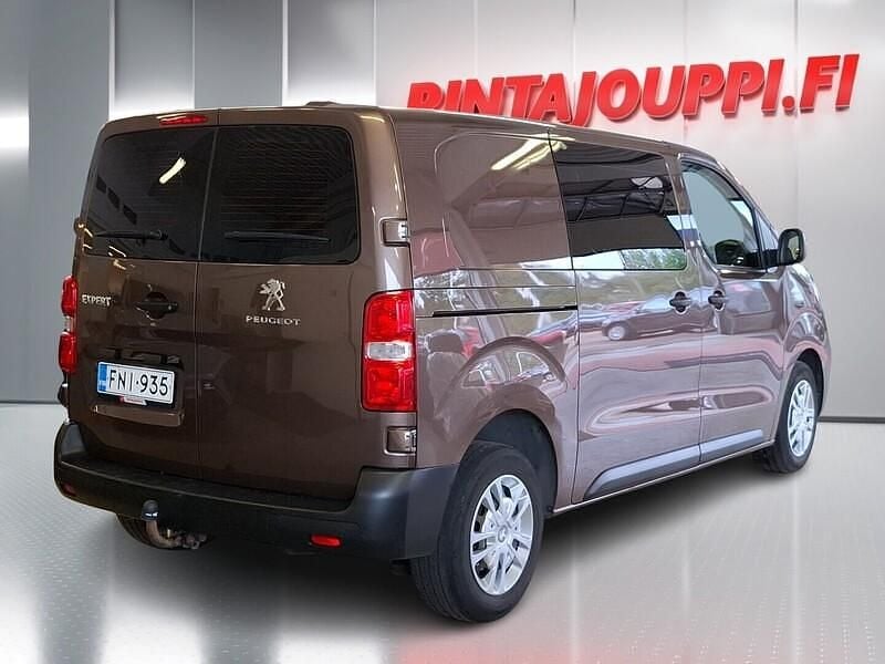 Käytetty Peugeot Expert 122 HP (89 kW) 2019 Van