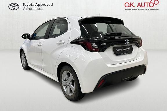Käytetty Toyota Yaris Active 114 HP (83 kW) 2022 Valkoinen Viistoperä