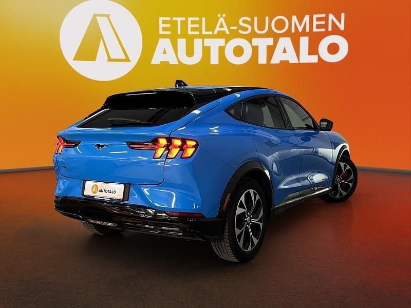 Käytetty Ford Mustang Mach-E Premium 197 kW (269 HP) 2023 Sininen Katumaasturi