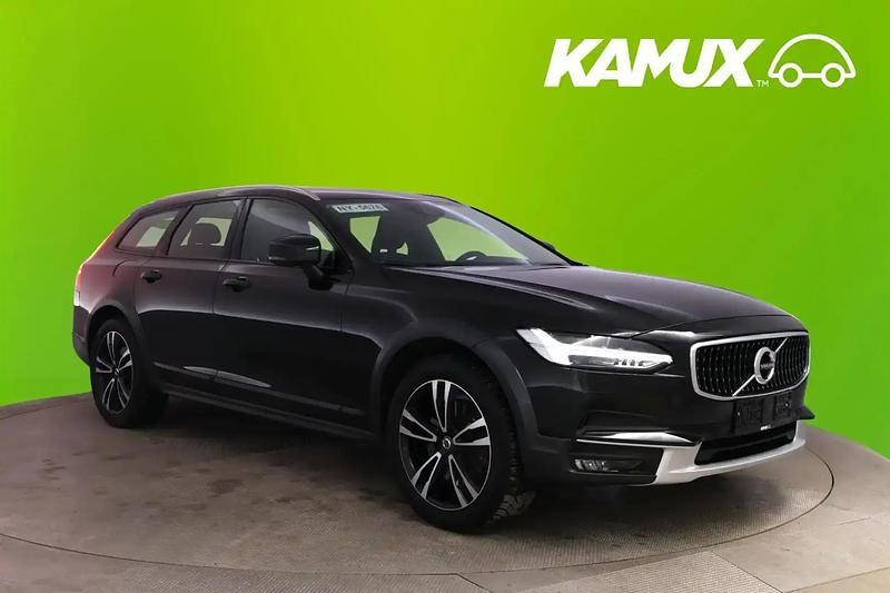 Käytetty Volvo V90 CC Pro 235 HP (172 kW) 2017 Musta Farmari