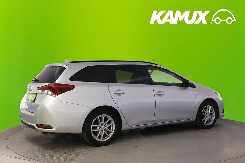Käytetty Toyota Auris Touring Sports Edition 99 HP (72 kW) 2018 Hopea / harmaa Farmari