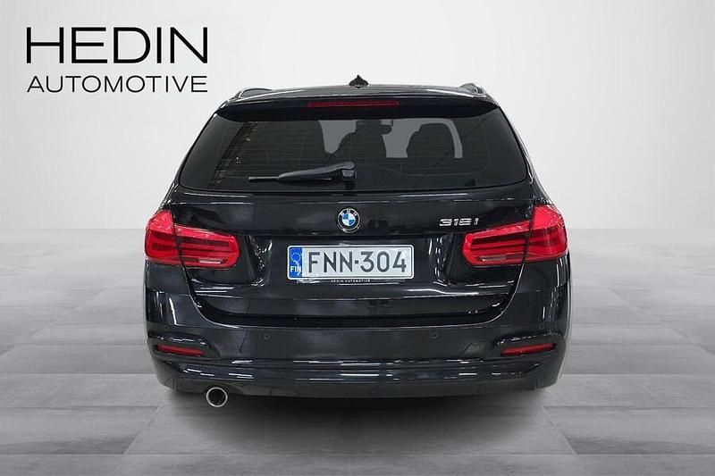 Käytetty BMW 318 Exclusive 136 HP (100 kW) 2019 Musta Farmari