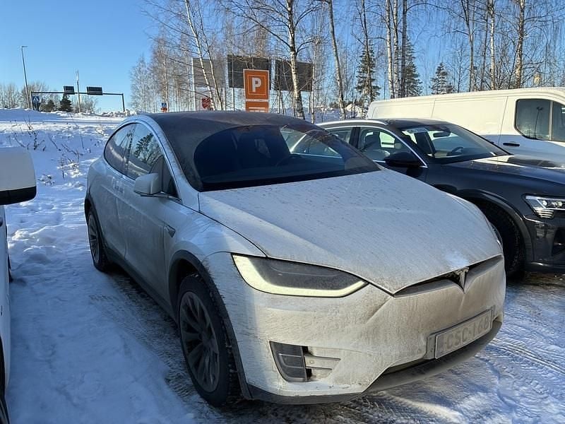 Käytetty Tesla Model X Long Range AWD 311 kW (423 HP) 2019 Katumaasturi