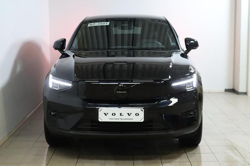 Käytetty Volvo EC40 Performance 325 kW (442 HP) 2025 Musta Katumaasturi