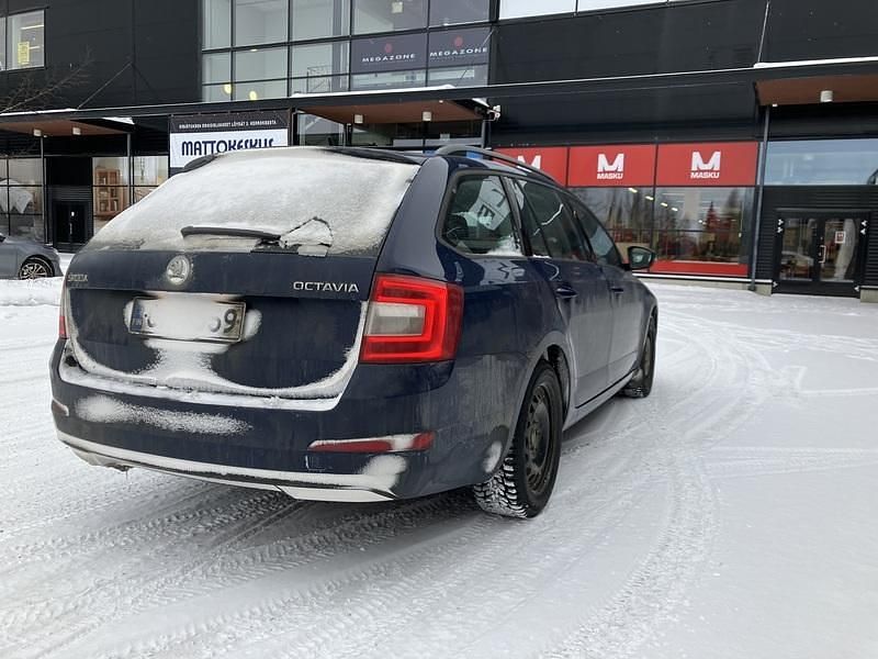 Käytetty Skoda Octavia Ambition 110 HP (80 kW) 2017 Farmari