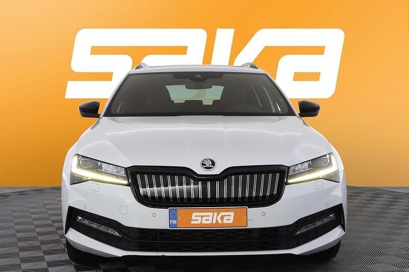 Käytetty Skoda Superb SportLine 218 HP (160 kW) 2023 Farmari