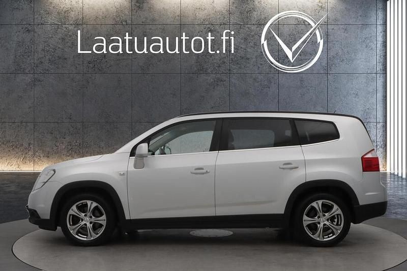 Käytetty Chevrolet Orlando LTZ 141 HP (103 kW) 2011 Tila-auto