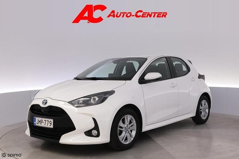 Käytetty Toyota Yaris Hybrid Active 116 HP (85 kW) 2022 Viistoperä