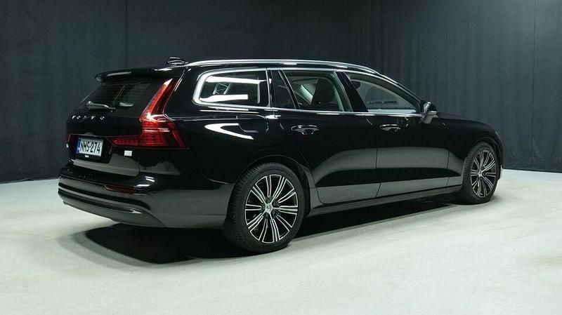 Käytetty Volvo V60 Plus 350 HP (257 kW) 2023 Farmari