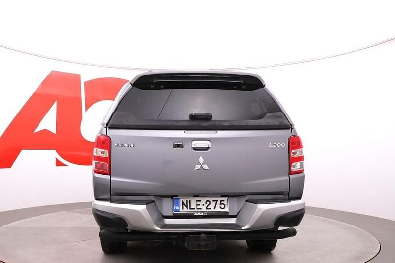 Käytetty Mitsubishi L200 181 HP (133 kW) 2018 Harmaa Nouto
