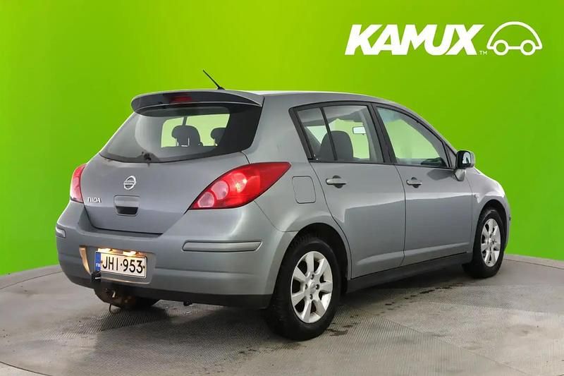 Käytetty Nissan Tiida 110 HP (80 kW) 2007 Hopea / harmaa Sedan