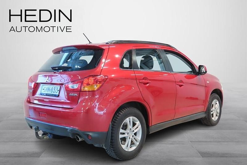 Käytetty Mitsubishi ASX Invite 117 HP (86 kW) 2015 Punainen Katumaasturi