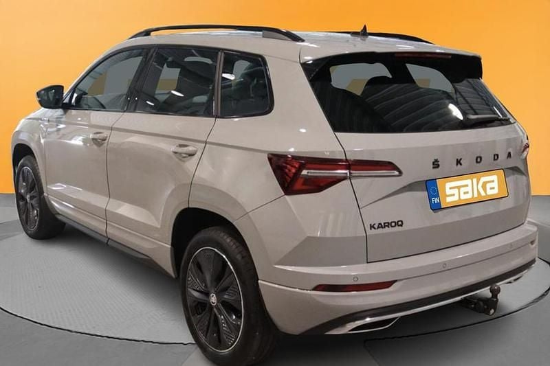 Käytetty Skoda Karoq SportLine 150 HP (110 kW) 2023 Katumaasturi